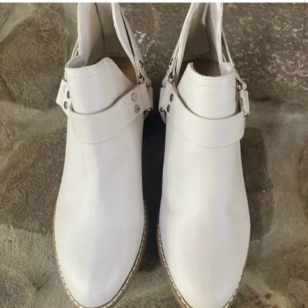DOLCE VITA Dennys white western horsebit cowboy ankle booties block heel - Picture 3 of 6
